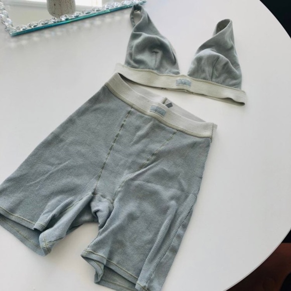 Skims Cotton Ribbed Boxer and Plunge Bra Set - Picture 8 of 10